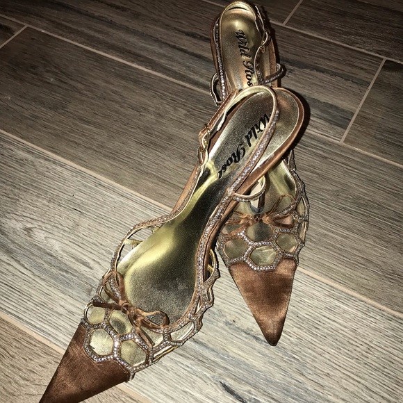 New Arrival!! Wild Rose sexy low heels 8 1/2 rhinestones bronze satiny material - Picture 2 of 7